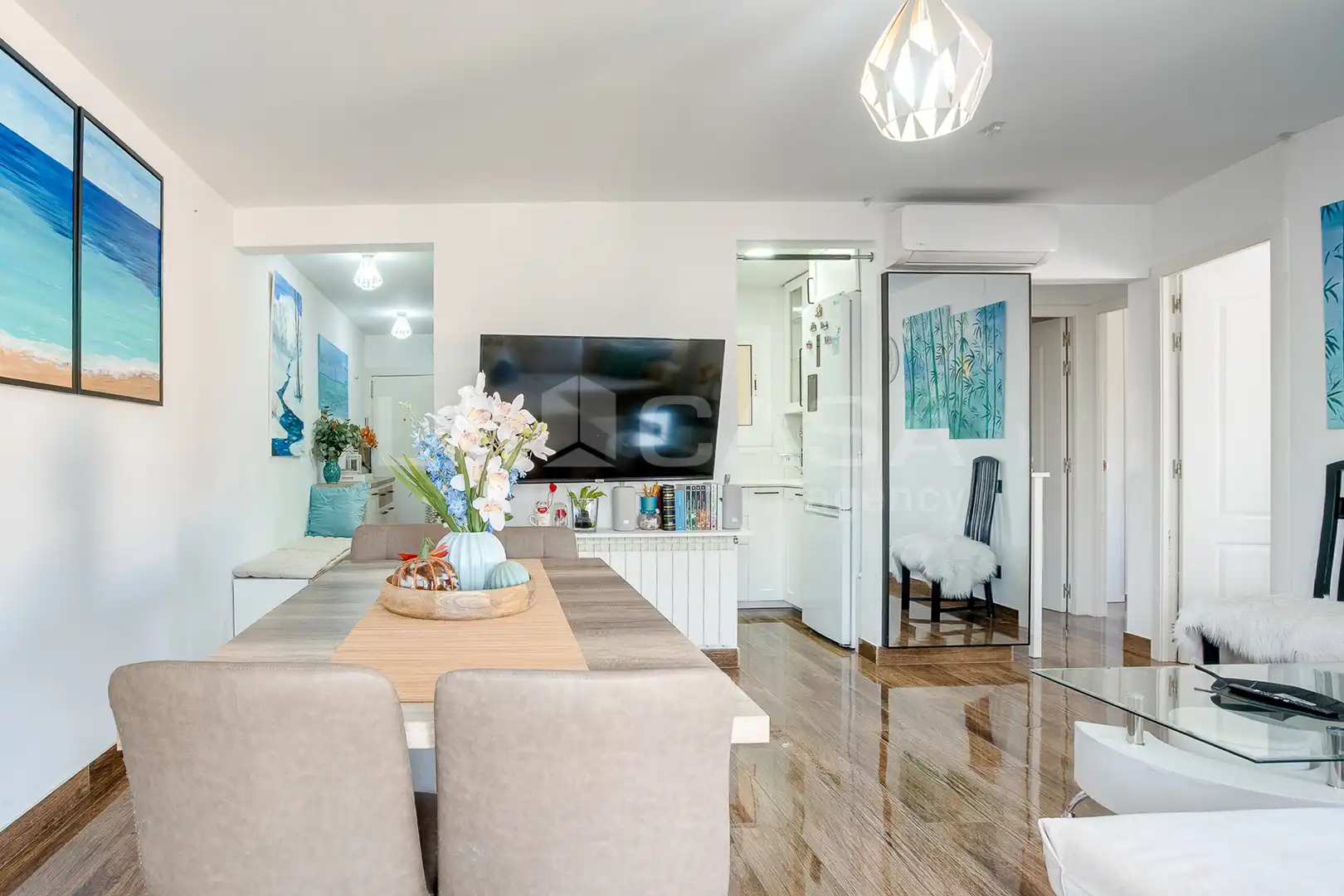 Comedor de Piso en venta en L'Hospitalet de Llobregat con Balcón