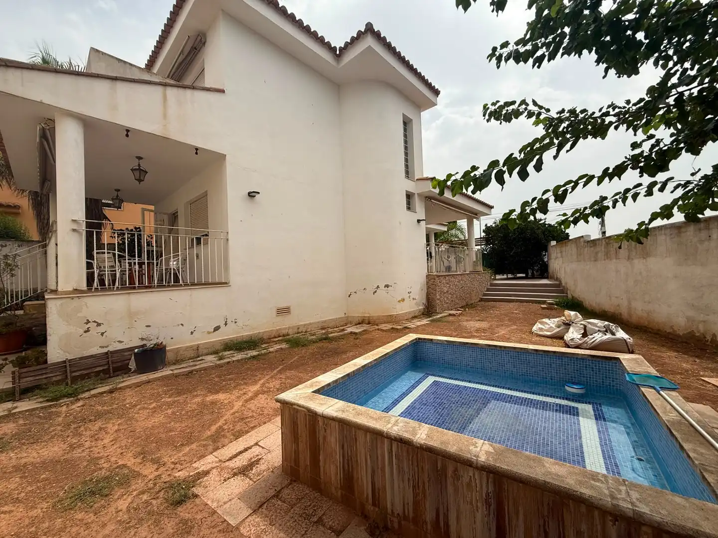 Piscina de Casa o xalet en venda en La Pobla de Vallbona amb Aire condicionat, Calefacció i Jardí privat