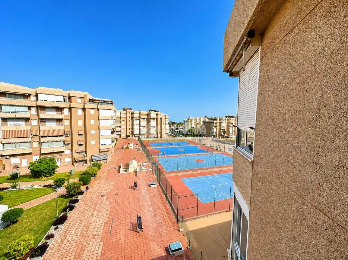 Vista exterior de Estudi en venda en Torrox amb Aire condicionat i Piscina comunitària