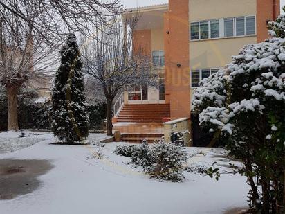 Vista exterior de Casa o xalet en venda en Arcas del Villar amb Calefacció, Jardí privat i Terrassa