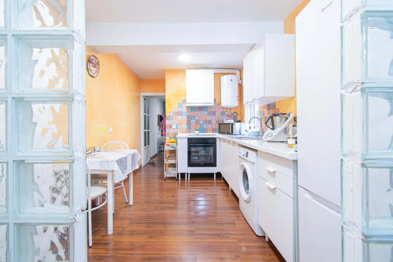 Kitchen of Flat for sale in  Sevilla Capital  with Air Conditioner and Terrace