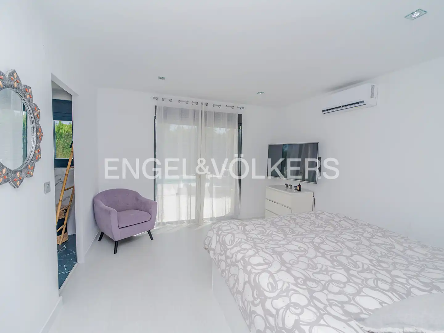 Habitación de Casa o chalet en venta en El Campello con Aire acondicionado, Calefacción y Jardín privado