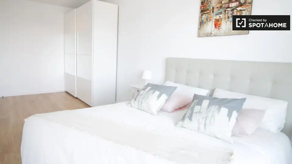 Habitación de Piso de alquiler en Barcelona con Aire acondicionado, Calefacción y Amueblado