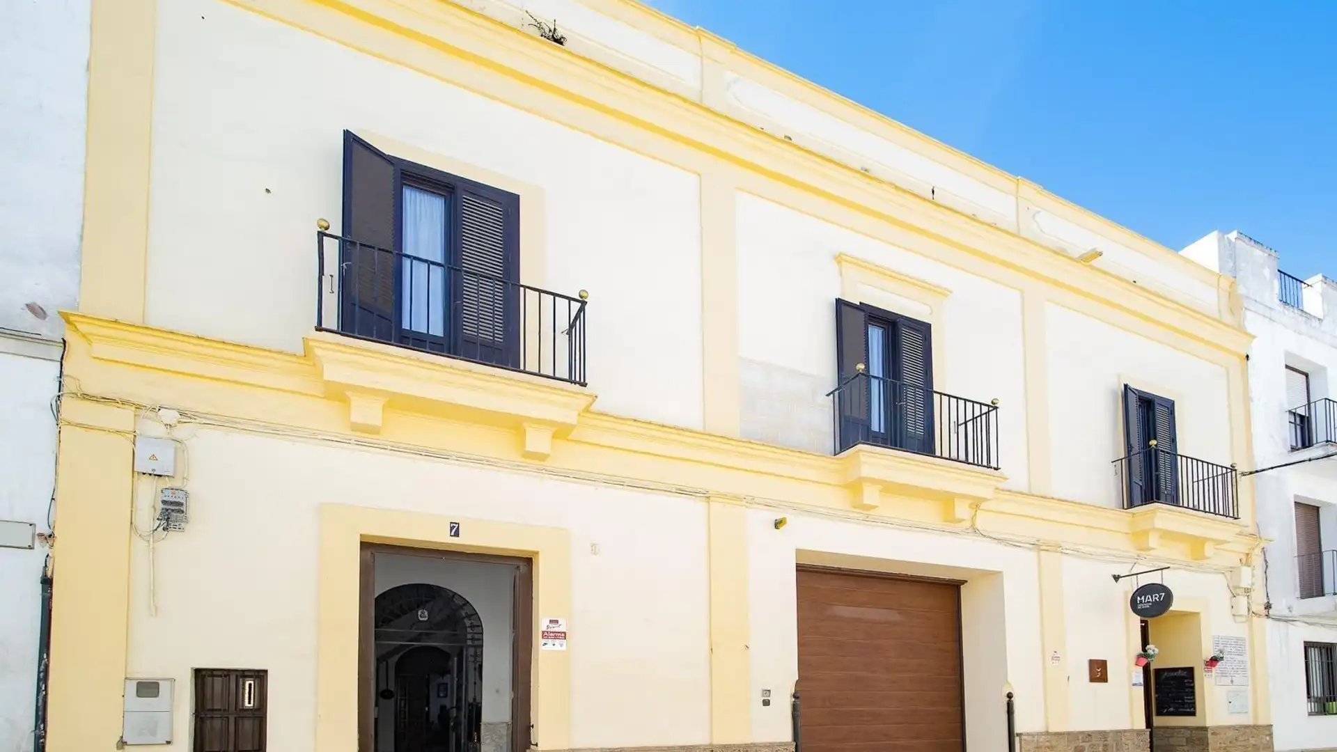 Exterior view of Houses for sale in Sanlúcar de Barrameda  with Air Conditioner, Terrace and Storage room
