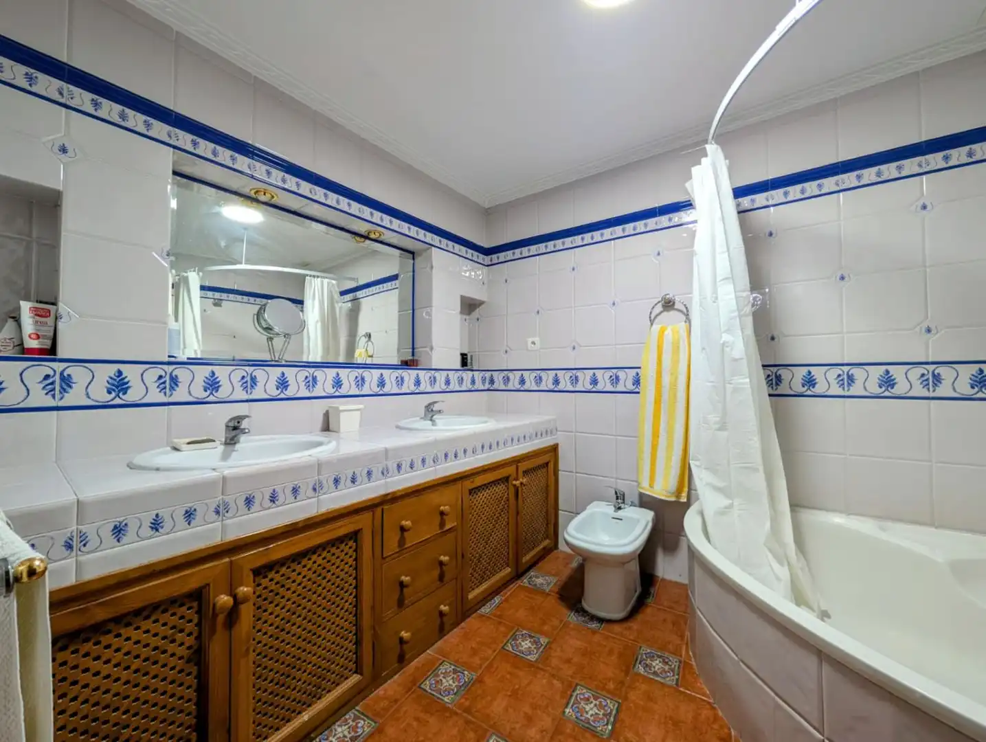 Bany de Casa o xalet en venda en Loja amb Terrassa, Traster i Balcó