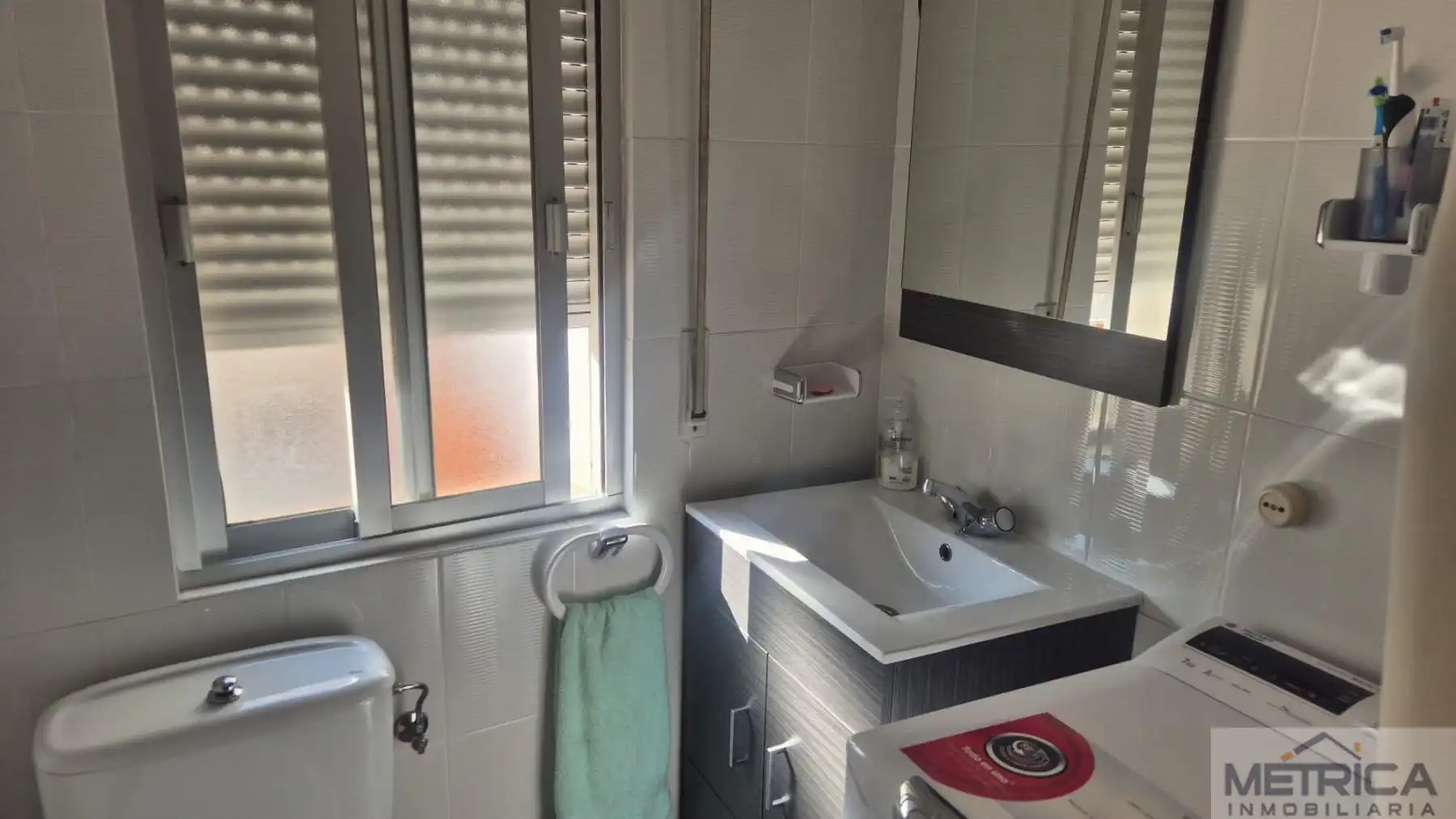 Bathroom of Flat for sale in Salamanca  with Air Conditioner, Heating and Terrace