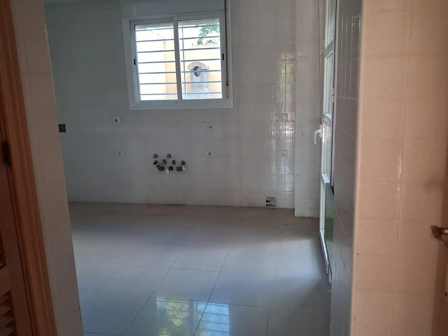 Kitchen of Detached homes for sale in Castilleja de la Cuesta  with Air Conditioner and Terrace
