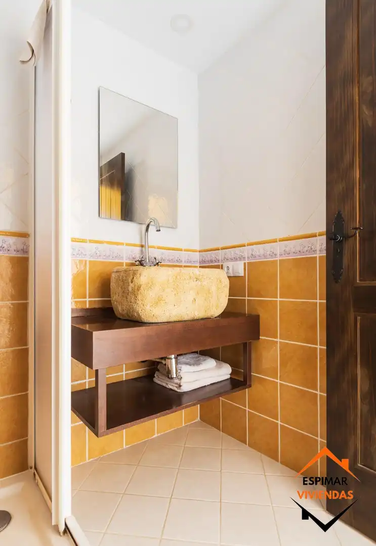 Baño de Edificio en venta en Castejón de Valdejasa