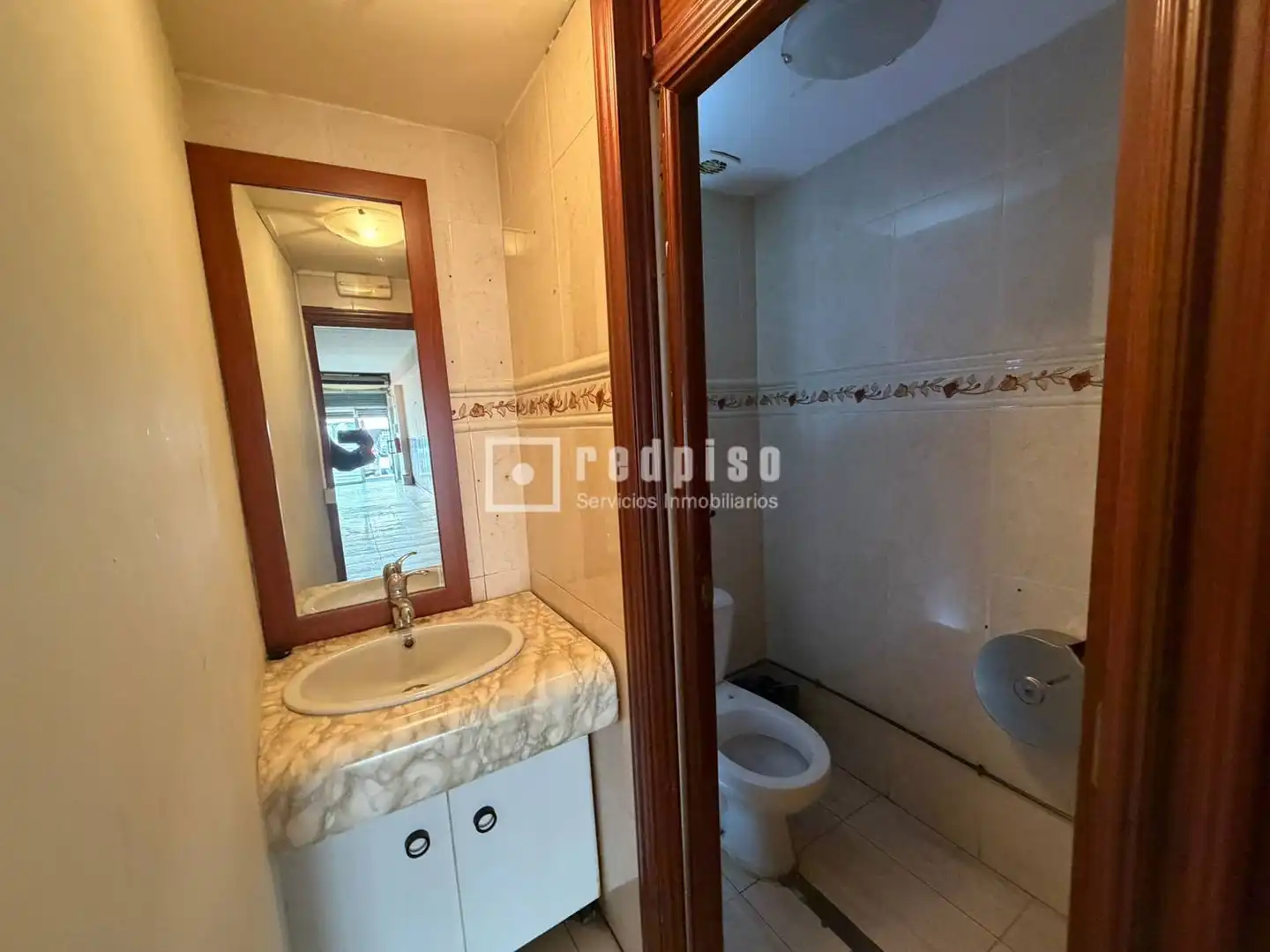 Baño de Local en venta en Alcalá de Henares con Terraza