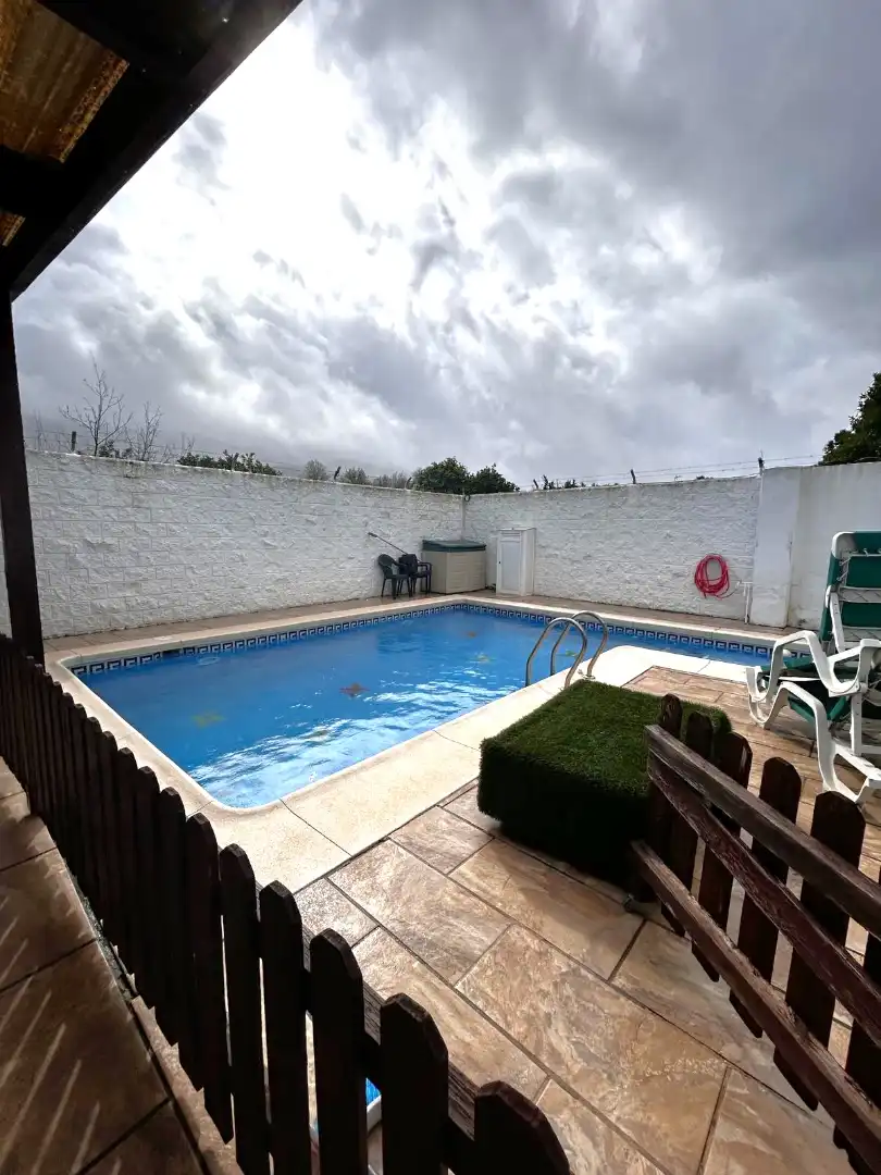 Schwimmbecken von Einfamilien-Reihenhaus zur Miete in Alhaurín El Grande mit Klimaanlage, Terrasse und Abstellraum