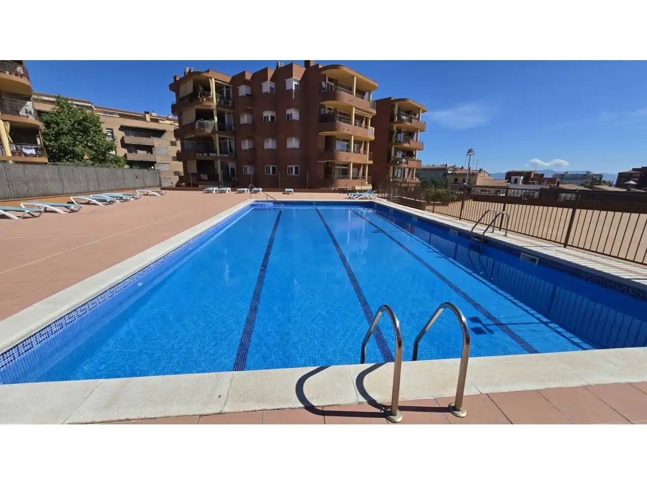 Swimming pool of Flat for sale in Figueres  with Heating, Terrace and Community pool