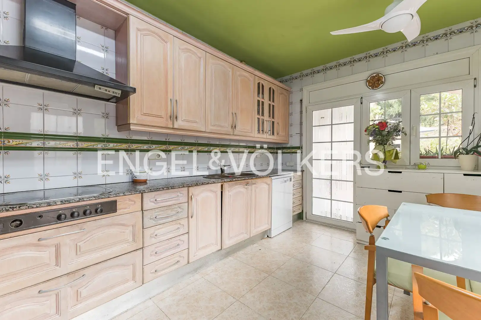 Kitchen of Houses for sale in Vallirana, Barcelona