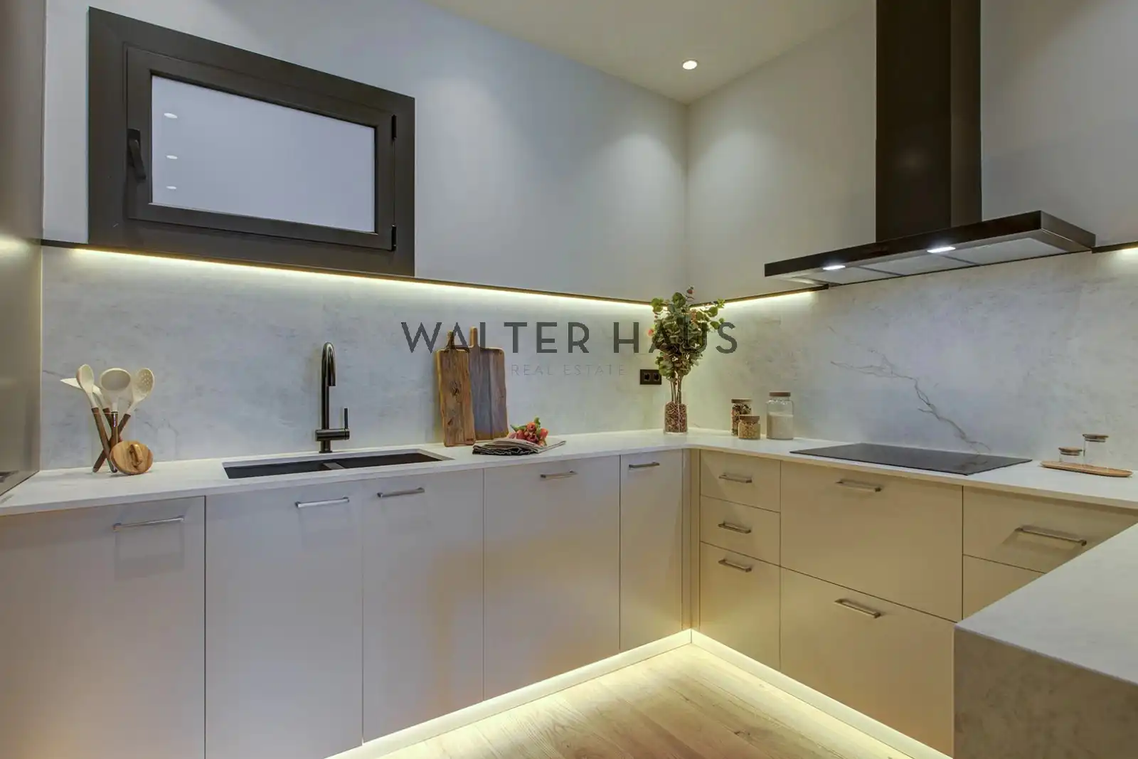 Cocina de Piso en venta en Barcelona con Aire acondicionado, Amueblado y Horno