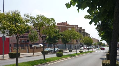 Local diáfano de 205 m² con gran fachada y plaza de parking en Carrer Barcelona (Banyoles)