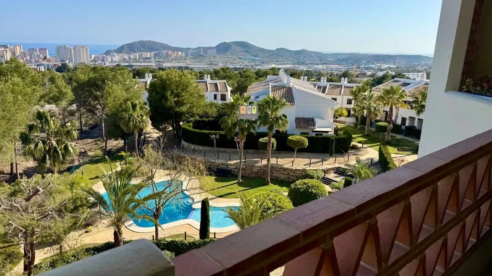 Àtic amb piscina en venda a Golf Bahía