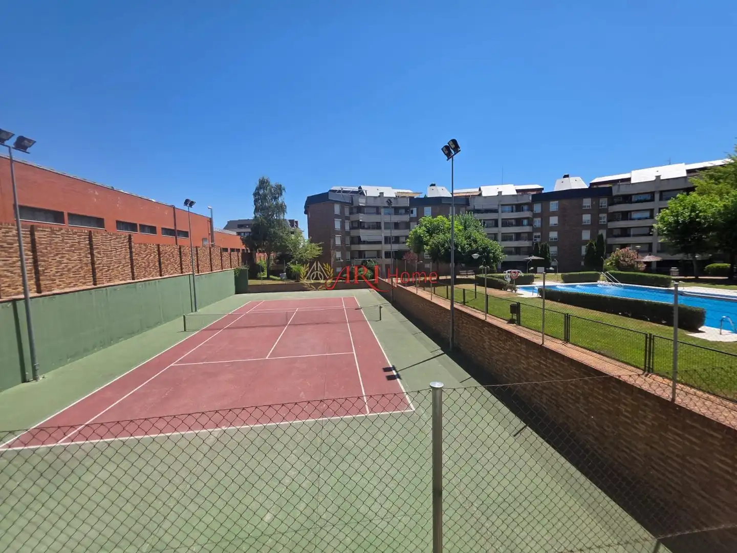 Aparcament de Pis en venda en Majadahonda amb Aire condicionat, Calefacció i Terrassa