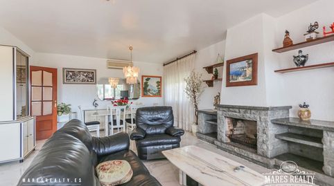 Casa en Cala Canyelles con Licencia Turística y piscina.