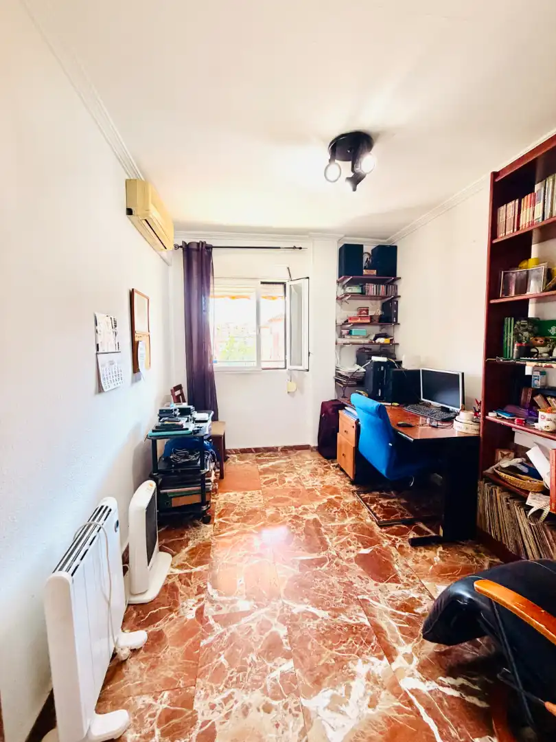 Flat for sale in Sevilla  with Air Conditioner and Terrace
