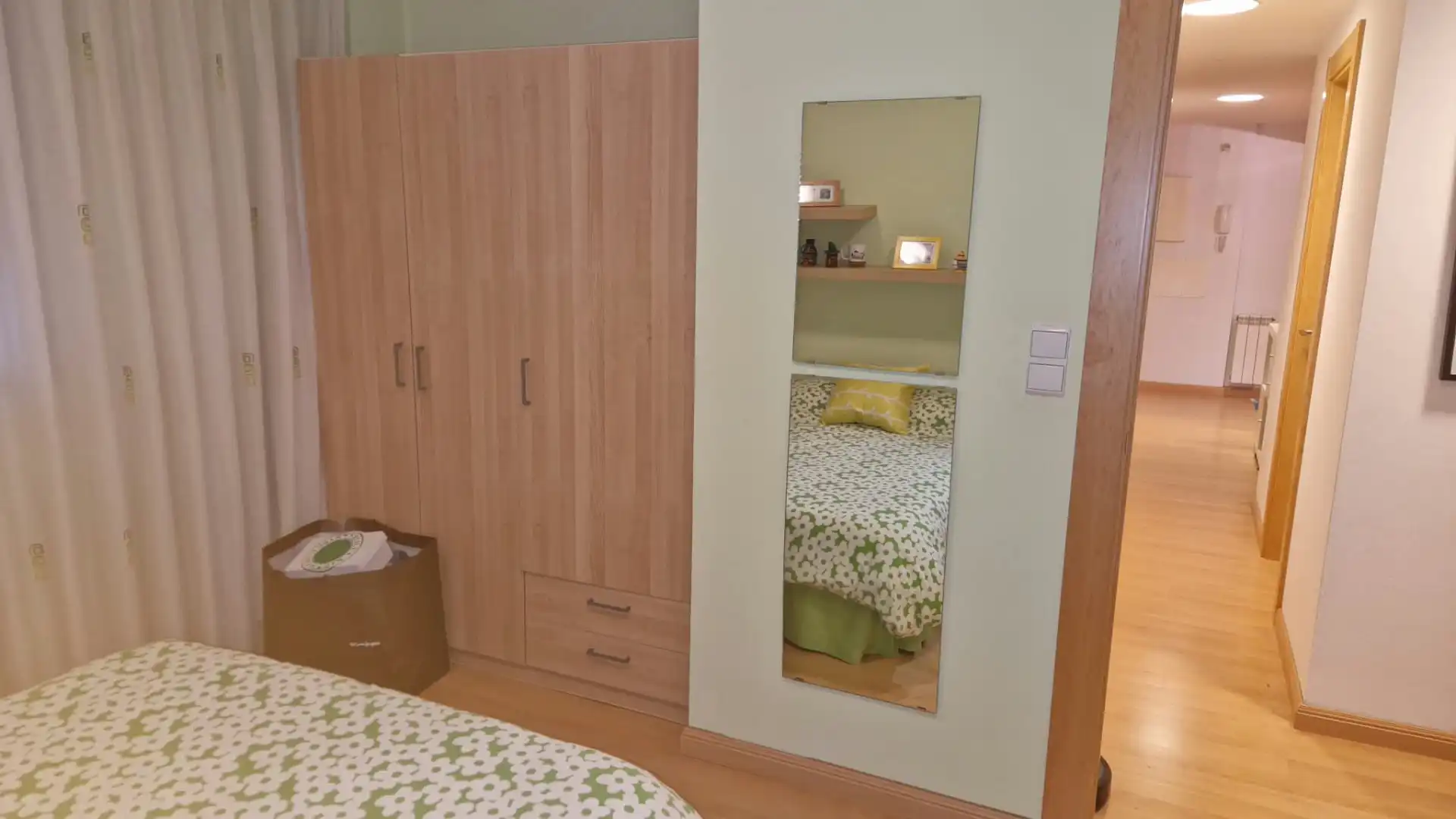 Schlafzimmer von Wohnung zur Miete in Zaragoza mit Heizung, Parkett und Terrasse