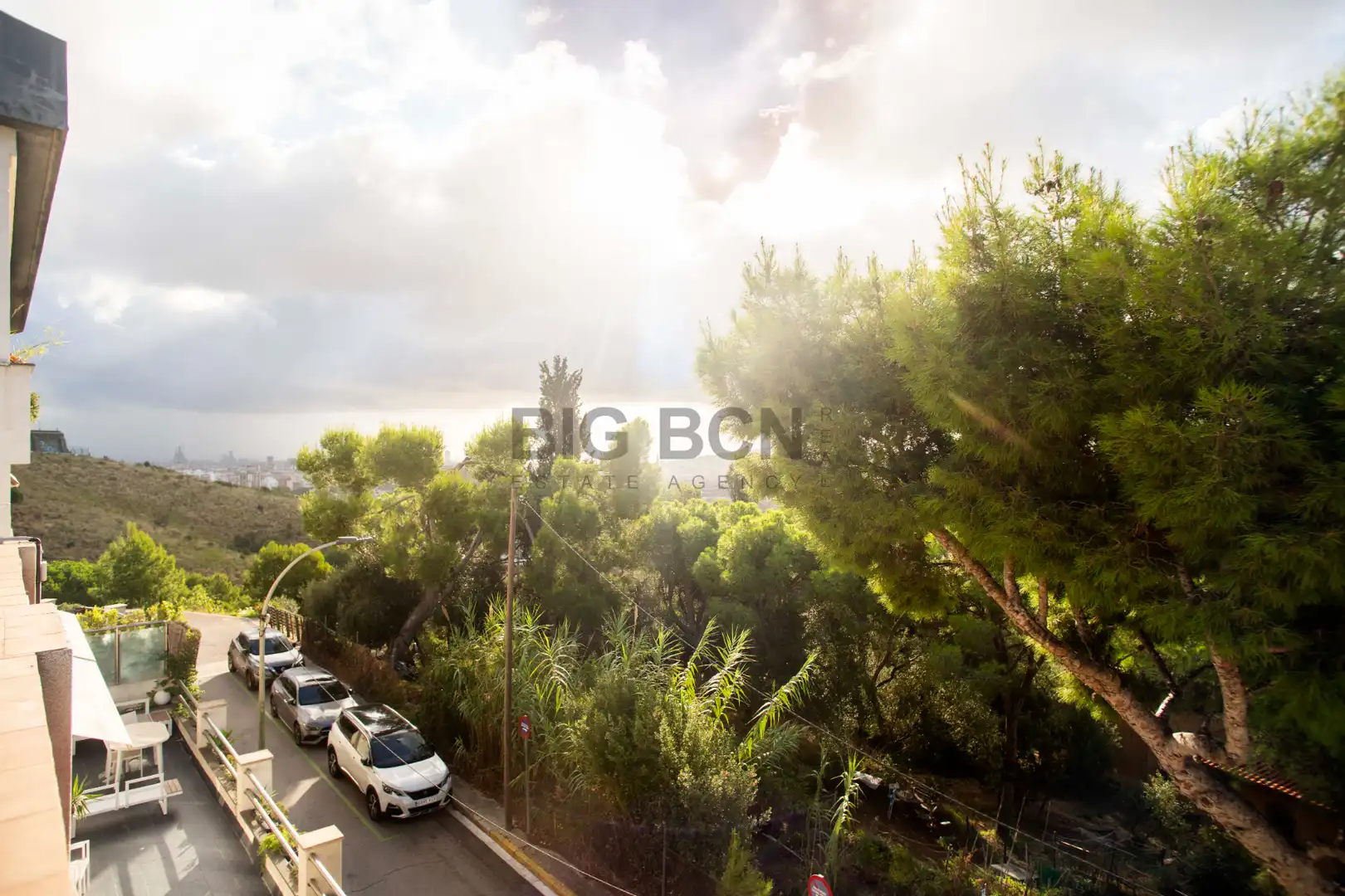 Vista exterior de Casa o chalet en venta en Esplugues de Llobregat con Aire acondicionado, Calefacción y Jardín privado