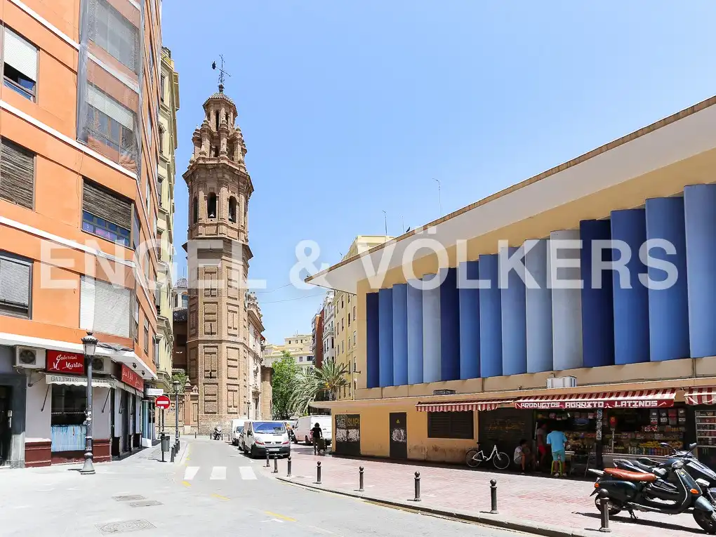 Vista exterior de Pis en venda en Valencia amb Aire condicionat, Calefacció i Parquet
