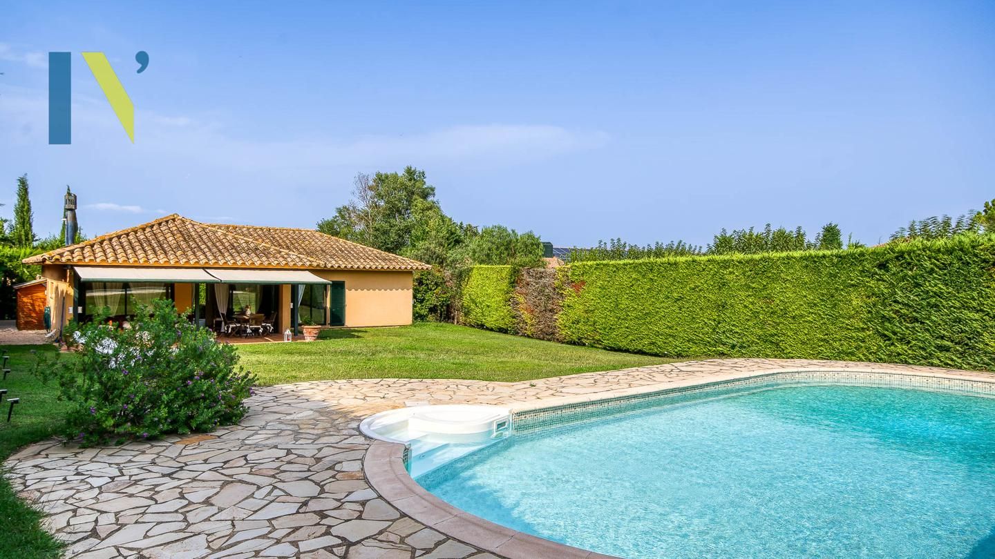 Jardí de Casa o xalet en venda en Navata amb Jardí privat, Terrassa i Piscina