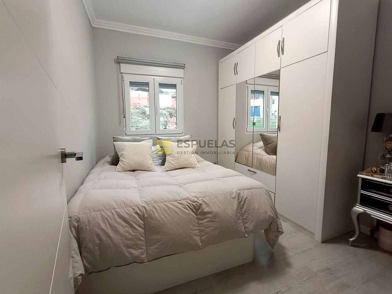 Dormitori de Apartament en venda en Arnedo amb Moblat