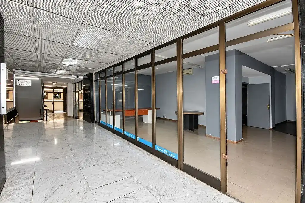 Local comercial en venta en Carrer de Rocafort 69, imagen 11