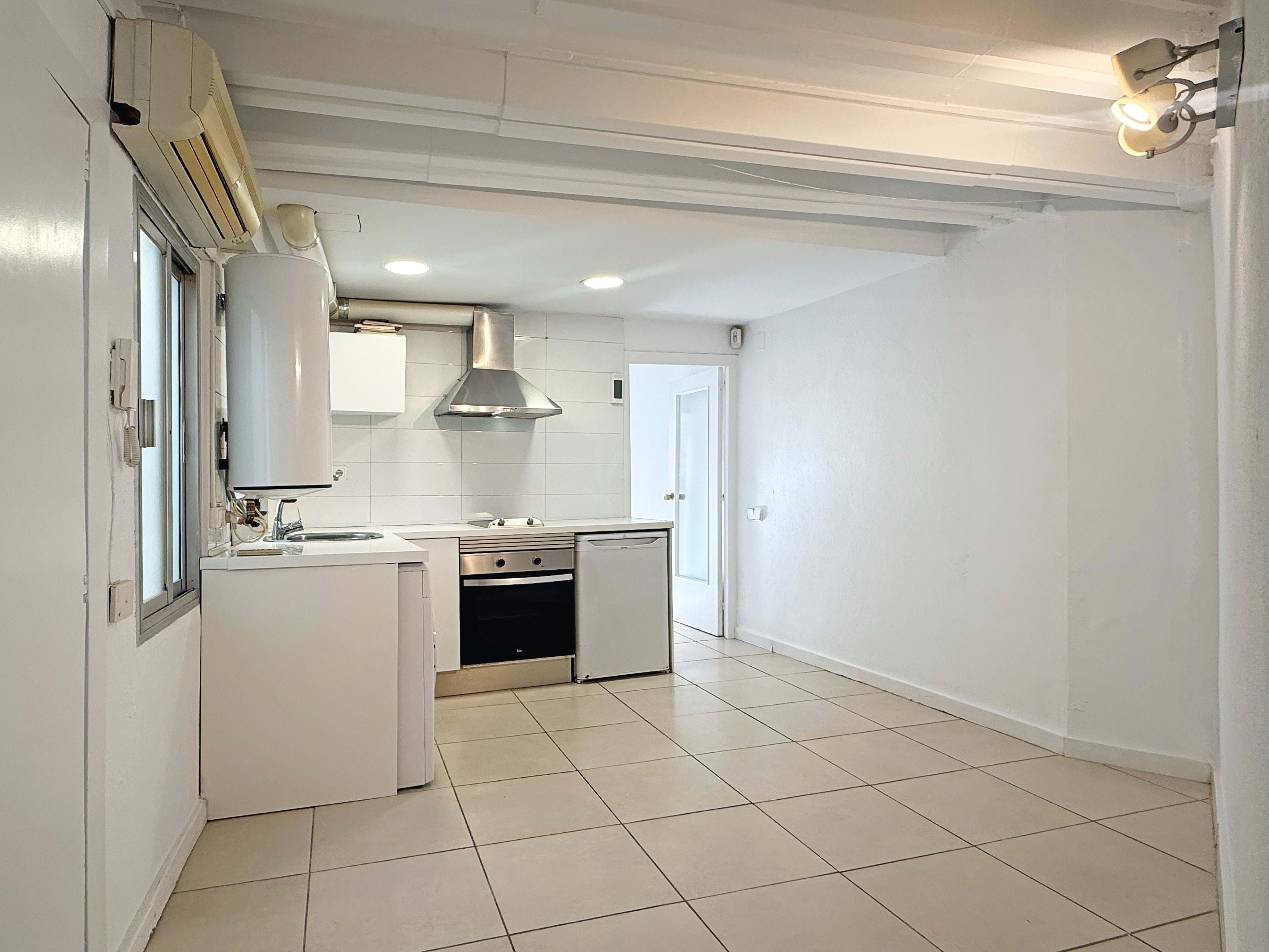 Kitchen of Flat for sale in  Barcelona Capital  with Air Conditioner