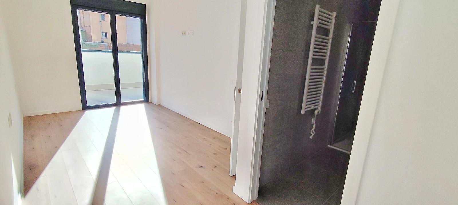 Flat for sale in L'Hospitalet de Llobregat  with Terrace, Swimming Pool and Community pool