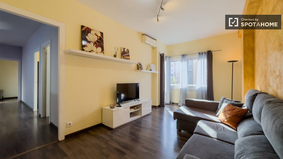 Sala de estar de Piso de alquiler en  Barcelona Capital con Aire acondicionado, Calefacción y Amueblado