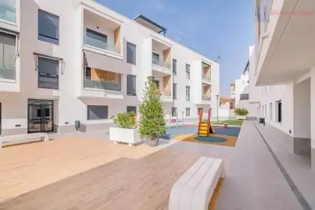 Terrasse von Wohnungen zum Verkauf in Armilla mit Heizung, Abstellraum und Schwimmbad
