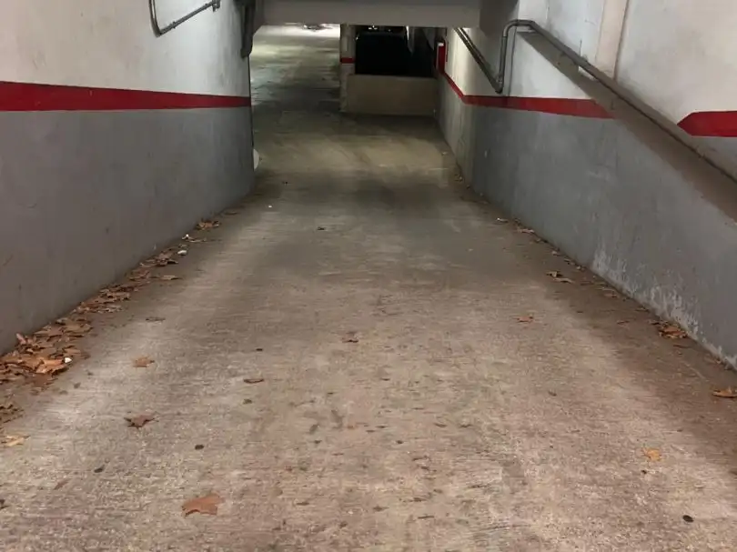 Einzelparkplatz zum Verkauf in Viladomat 11, imagen 8