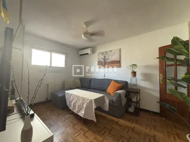 Habitación de Piso en venta en Madrid con Terraza