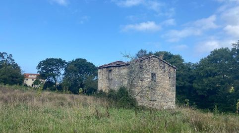 Terreno agrario, con molino y ruinas de casa de piedra, en Reboredo Laxe