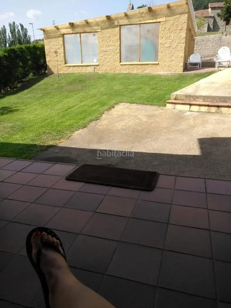 Casa con jardín en venta en Calle Real 15, imagen 2