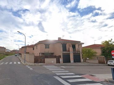 Maison mitoyenne à vendre à Emilia Pardo Bazan