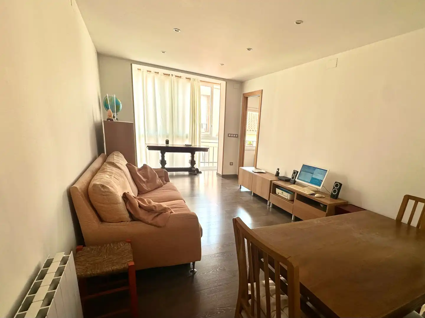 Living room of Flat for sale in Pineda de Mar  with Heating, Parquet flooring and Furnished