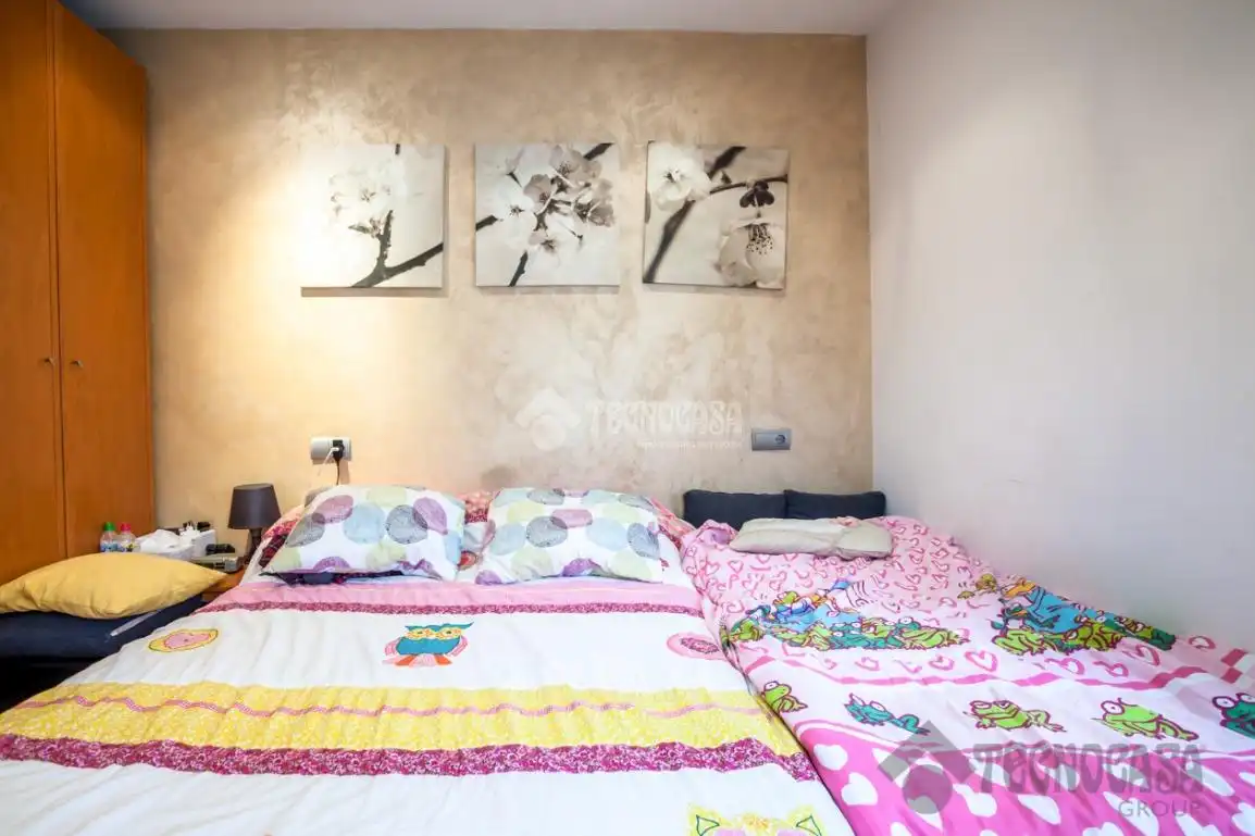 Schlafzimmer von Wohnung zum Verkauf in Barcelona mit Klimaanlage, Heizung und Möbliert