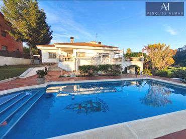 Maison avec balcon à vendre à Olèrdola
