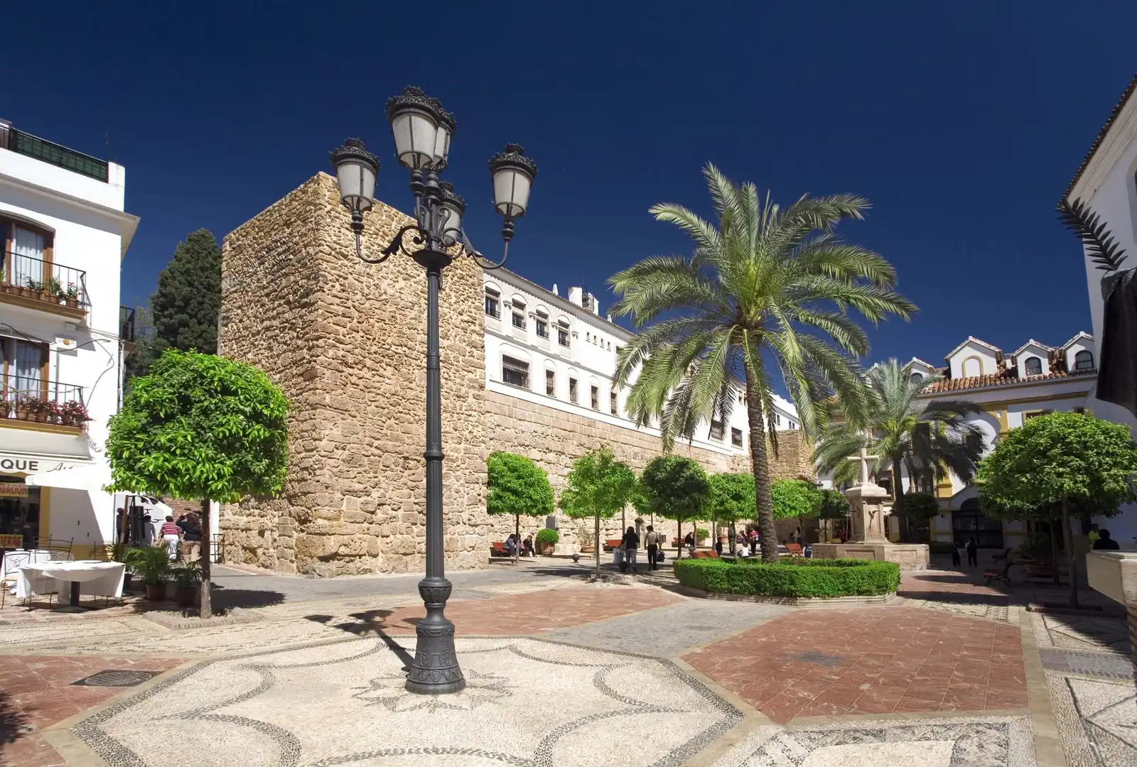 Außenansicht von Gebäude zum Verkauf in Marbella