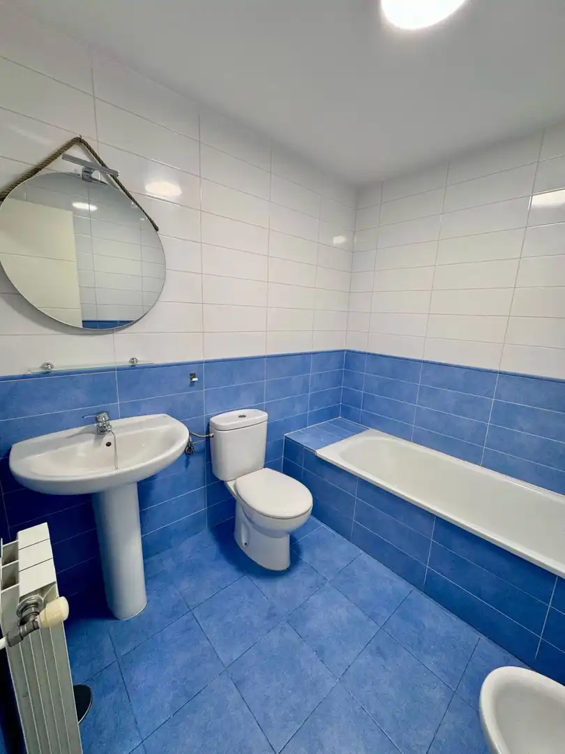 Baño de Estudio en venta en Valdepeñas con Calefacción y Balcón