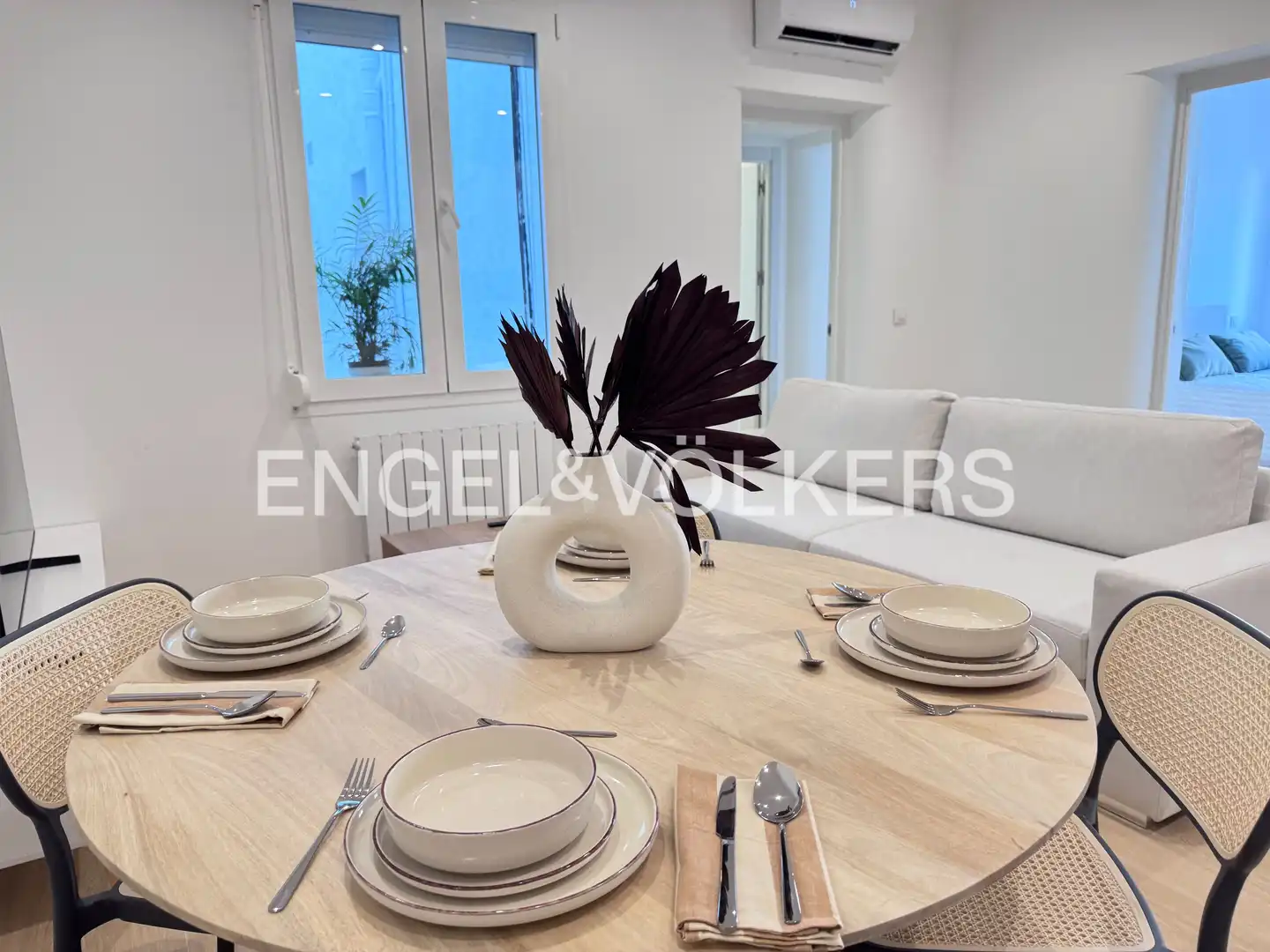 Dining room of Flat for rent in Madrid  with Air Conditioner, Heating and Furnished