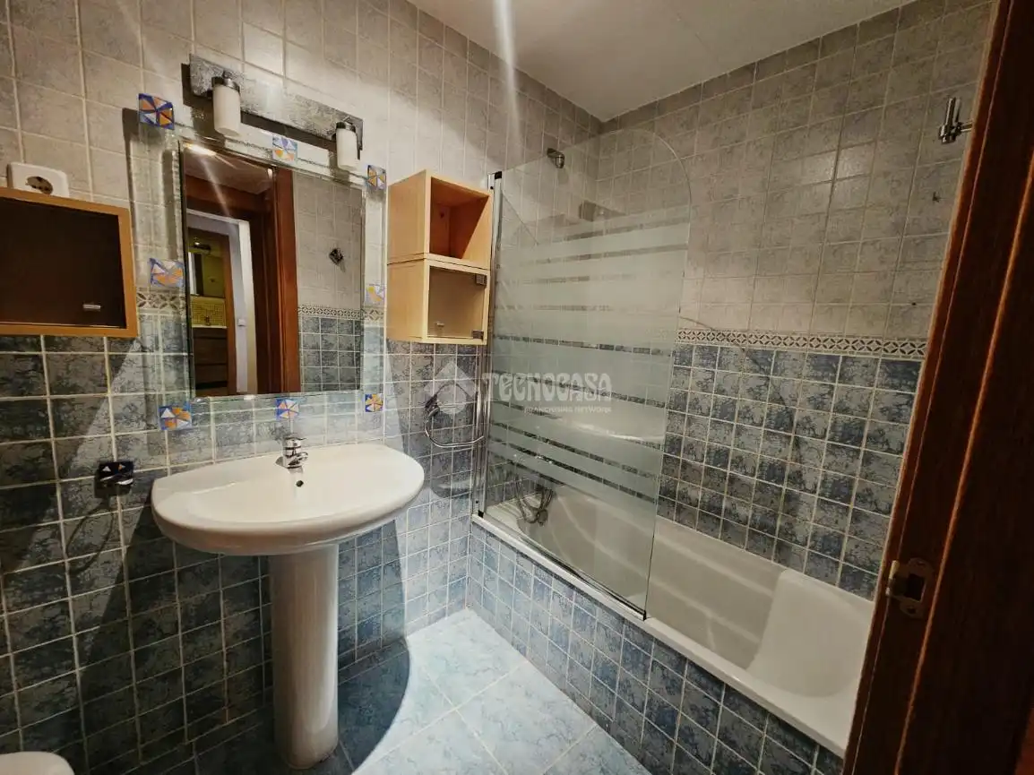 Bathroom of Flat for sale in Parla