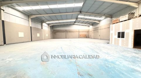 Foto 2 von Fabrikhallen zur Miete in Villalonquéjar, Burgos Capital