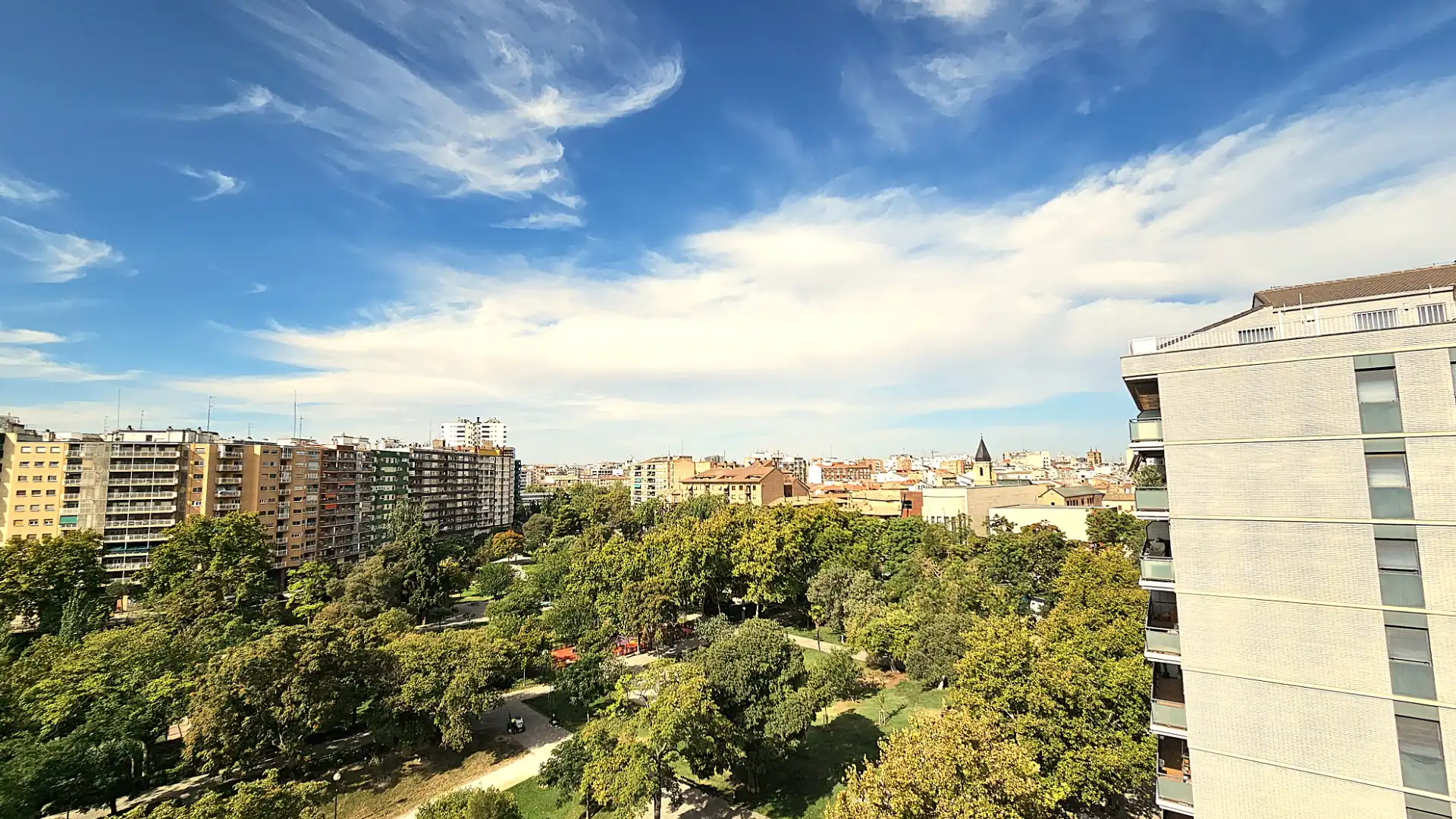 Vista exterior de Piso en venta en Zaragoza con Aire acondicionado, Calefacción y Terraza