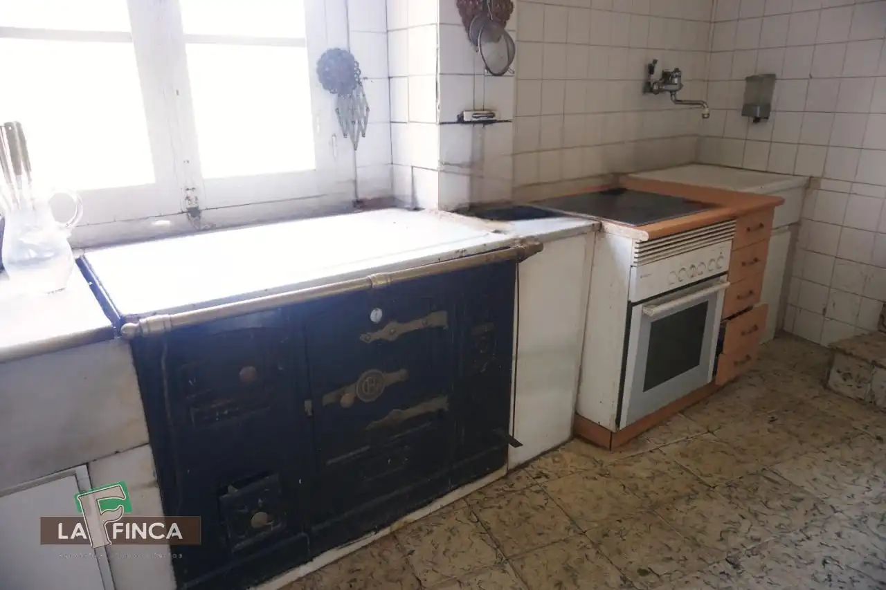 Cocina de Casa o chalet en venta en Belmonte de Miranda