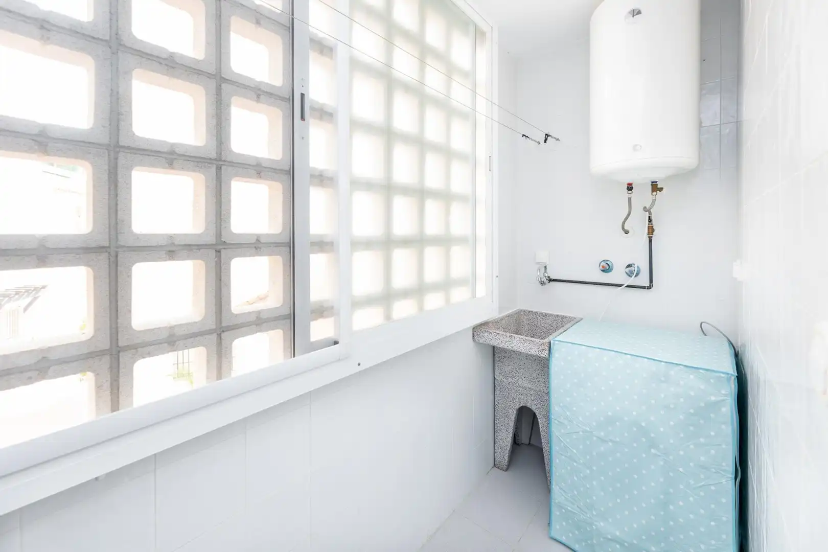 Bathroom of Flat for sale in Motril  with Air Conditioner, Private garden and Terrace