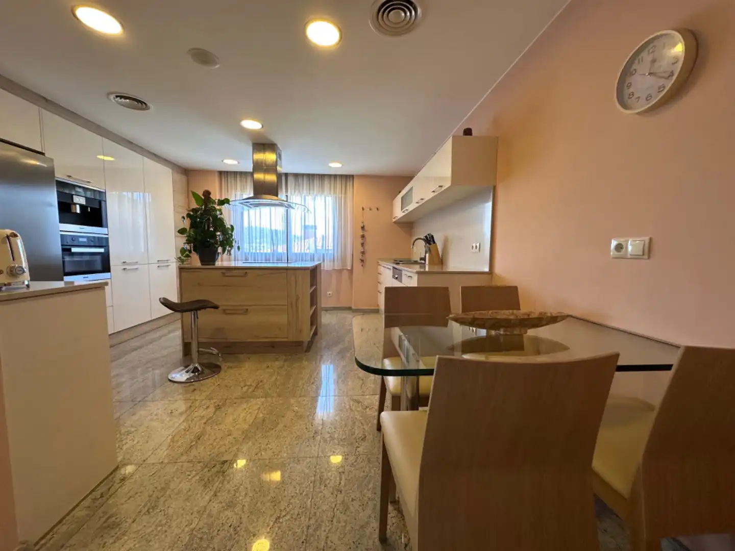 Penthouse mit Pool zum Verkauf in Clotilde 20