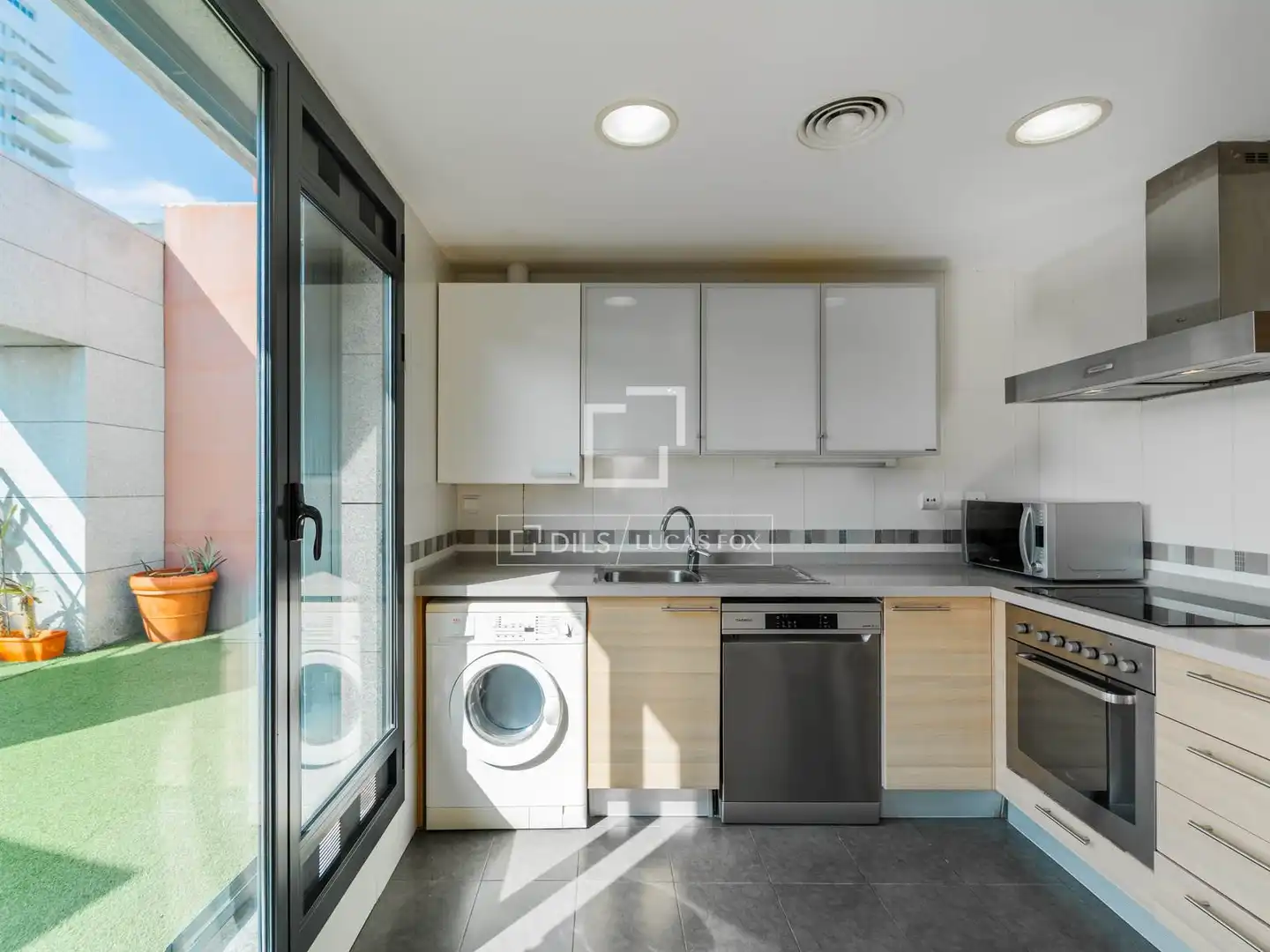 Penthouse with balcony for sale in Camins al Grau, imagen 12